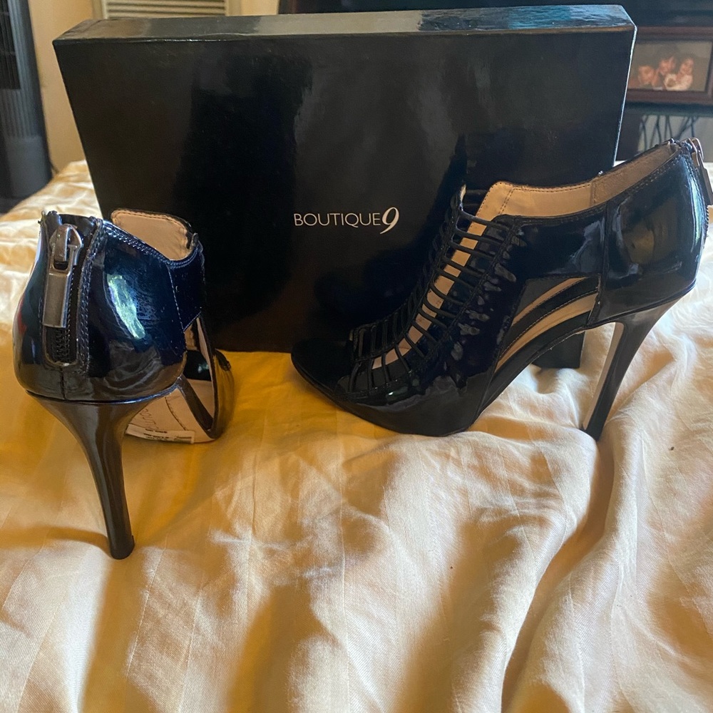 Black stylish patent leather 4 inch heels